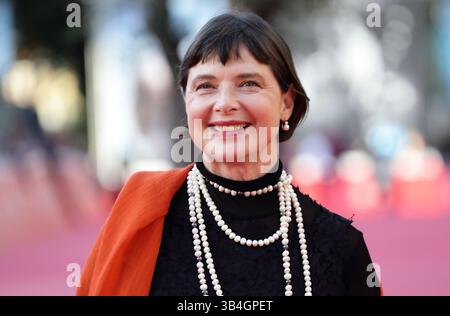 Oktober 2015 - Rom, Italien - ISABELLA ROSSELLINI auf dem roten Teppich beim Filmfestival in Rom 2015. (Foto: © Evandro Inetti Via ZUMA Wire) Stockfoto