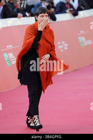 Oktober 2015 - Rom, Italien - ISABELLA ROSSELLINI auf dem roten Teppich beim Filmfestival in Rom 2015. (Foto: © Evandro Inetti Via ZUMA Wire) Stockfoto