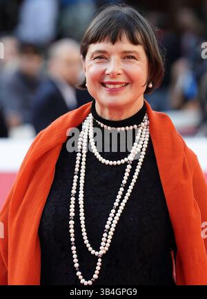 Oktober 2015 - Rom, Italien - ISABELLA ROSSELLINI auf dem roten Teppich beim Filmfestival in Rom 2015. (Foto: © Evandro Inetti Via ZUMA Wire) Stockfoto