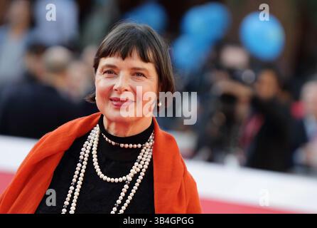 Oktober 2015 - Rom, Italien - ISABELLA ROSSELLINI auf dem roten Teppich beim Filmfestival in Rom 2015. (Foto: © Evandro Inetti Via ZUMA Wire) Stockfoto