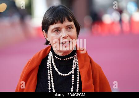 Oktober 2015 - Rom, Italien - ISABELLA ROSSELLINI auf dem roten Teppich beim Filmfestival in Rom 2015. (Foto: © Evandro Inetti Via ZUMA Wire) Stockfoto
