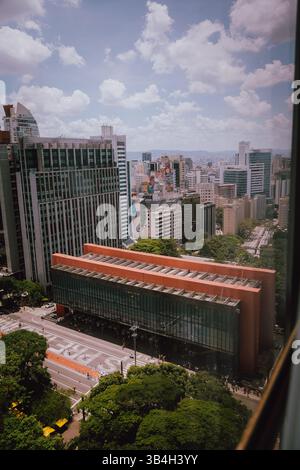 Luftaufnahme des MASP-Museums auf der Paulista Avenue, São Paulo, Brasilien Stockfoto
