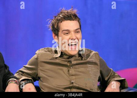 November 30, 2003 - London, Großbritannien - K34346.***EXKLUSIV***.MATT JAY -BUSTED.''FRANK SKINNER SHOW''.-UK TV SHOW.Â ©ELLIS O'BRIEN/linkUK/(Credit Image: © Globe Photos/ZUMAPRESS.com) Stockfoto
