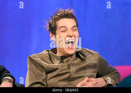 November 30, 2003 - London, Großbritannien - K34346.***EXKLUSIV***.MATT JAY -BUSTED.''FRANK SKINNER SHOW''.-UK TV SHOW.Â ©ELLIS O'BRIEN/linkUK/(Credit Image: © Globe Photos/ZUMAPRESS.com) Stockfoto