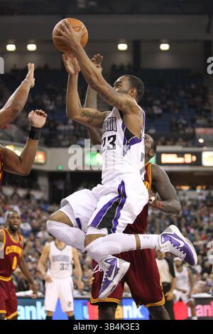 16. März 2011: Marcus Thornton (23) fährt während des NBA-Basketballspiels zwischen den Cleveland Cavaliers und den Sacramento Kings im Power Balance Pavilion in Sacramento, Kalifornien, zum Korb. Die Cleveland Cavaliers besiegten die Sacramento Kings von 97 bis 93. (Bild: © Christopher Trim/Cal Sport Media/ZUMAPRESS.com) Stockfoto