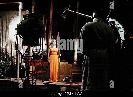 DATEIFOTO - ELIZABETH TAYLOR, 79, die Oscar-prämierte Filmgöttin und Pionierin der AIDS-Aktivistin, deren Ehen, Scheidungen und todbringende Exploits ihren Filmen für das Drama trotzten, konkurrierten am 23. März 2011 an kongestiver Herzinsuffizienz starb. VERÖFFENTLICHT: 1963 - Cleopatra. ABBILDUNG: ELIZABETH TAYLOR (Bild: © 20th Century Fox/Entertainment Pictures/ZUMAPRESS.com) Stockfoto