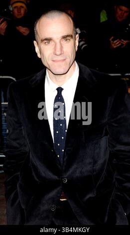 7. JANUAR 2003: LONDON, GROSSBRITANNIEN: DANIEL DAY LEWIS. PREMIERE VON „GANGS OF NEW YORK“ IM EMPIRE-KINO IN LONDON..K28467 07/01/03. PAUL HENNESSY/LINKUK/2003(Kreditbild: © Globe Photos/ZUMAPRESS.com) Stockfoto