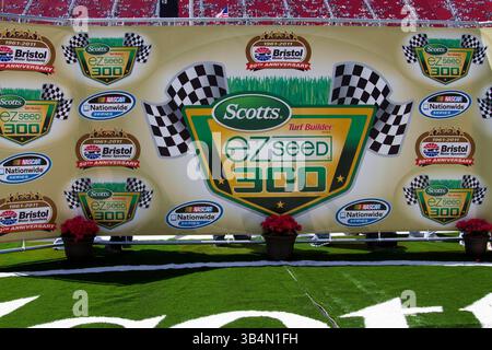 BRISTOL, TN - 19. März 2011: Vor dem Rennen werden vor dem Scotts EZ Seed 300 auf dem Bristol Motor Speedway in Bristol, TN, Zeremonien abgehalten.(Bild: © ASP/Cal Sport Media/ZUMAPRESS.com) Stockfoto