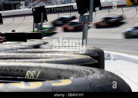 BRISTOL, TN - 19. März 2011: Die Teams der NASCAR Nationwide Series gehen auf die Rennstrecke für den Scotts EZ Seed 300 auf dem Bristol Motor Speedway in Bristol, TN.(Credit Image: © ASP/Cal Sport Media/ZUMAPRESS.com) Stockfoto