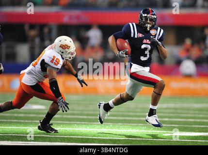 Januar 2009 .Mississippi Wide Receiver Shay Hodge #3 beim AT&T Cotton Bowl Classic 2010 zwischen den Ole Miss Rebels und den Oklahoma State Cowboys im Cowboy Stadium in Arlington, Texas. Ole Miss gewinnt 21-7.(Credit Image: â© Manny Flores/Cal Sport Media)(Credit Image: © Manny Flores/Cal Sport Media/ZUMApress.com) Stockfoto