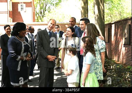 30. April 2025, Philadelphia, Pa, Vereinigte Staaten: Seine königliche Hoheit, der Prinz Edward, Duke of Edinburgh, wird während der Weihung des Benjamin Rush Garden und der Bicentennial Bell an Königin Elizabeth II. Gesehen, die vom National Historical Trust im Benjamin Rush Garden im Independence National Park in Philadelphia, PA, veranstaltet wird. 30. April 2025. (Credit Image: © Photo Image Press via ZUMA Press Wire) NUR REDAKTIONELLE VERWENDUNG! Nicht für kommerzielle ZWECKE! Stockfoto