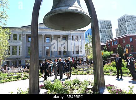 30. April 2025, Philadelphia, Pa, Vereinigte Staaten: Seine königliche Hoheit, der Prinz Edward, Duke of Edinburgh, wird während der Weihung des Benjamin Rush Garden und der Bicentennial Bell an Königin Elizabeth II. Gesehen, die vom National Historical Trust im Benjamin Rush Garden im Independence National Park in Philadelphia, PA, veranstaltet wird. 30. April 2025. (Credit Image: © Photo Image Press via ZUMA Press Wire) NUR REDAKTIONELLE VERWENDUNG! Nicht für kommerzielle ZWECKE! Stockfoto