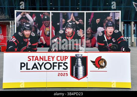 Kanata, Kanada - 30. April 2025: Ausstellungsplattform der Spieler des Ottawa Senators im Canadian Tire Centre, damit Fans Fotos machen können. Das NHL-Team ist zum ersten Mal seit acht Jahren in den Playoffs und erneuert die Schlacht um Ontario gegen die Toronto Maple Leafs. Stockfoto