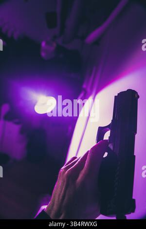 Pistolenpistole künstlerische Fotografie Bucheinband Design. Stockfoto