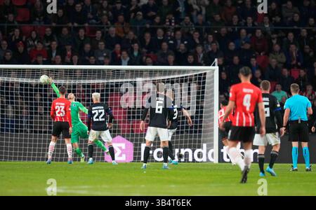 10. März 2022: Cody Gakpo vom PSV Eindhoven erzielte sein erstes Tor beim PSV Eindhoven gegen FC KÃÂ¸benhavn im Philips Stadium in Eindhoven, Niederlande. Kim Price/CSM.(Kreditbild: © Kim Price/CSM via ZUMA Press Wire) Stockfoto