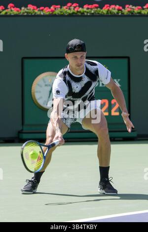 Marton Fucsovics (HUN) besiegt Mackenzie McDonald (USA) 6-7 (11-13), 5-7, bei den BNP Paribas Open, die am 10. März 2022 im Indian Wells Tennis Garden in Indian Wells, Kalifornien gespielt wird: ©Karla Kinne/Tennisclix/CSM(Credit Image: Stockfoto