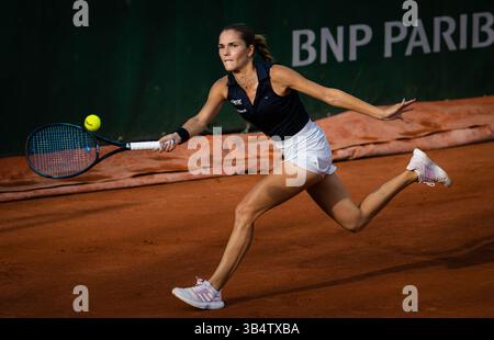 22. Mai 2022, PARIS, FRANKREICH: Mirjam Bjorklund aus Schweden im Einsatz während der ersten Runde des Roland Garros Grand Slam Tennisturniers 2022 gegen Donna Vekic aus Kroatien (Foto: © Rob Prange/AFP7 via ZUMA Press Wire) Stockfoto