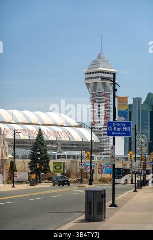Clifton Hill Niagara Falls Canada, Attraktionen Umfassen Indoor Water Park Und Casino Niagara, 22. April 2025 Niagara Falls, Ontario Kanada. Stock Photo Stockfoto