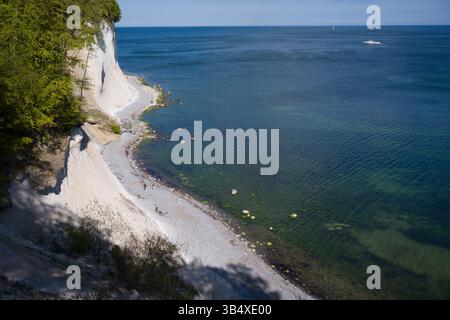 Kreidefelsen und Ostsee auf Rügen. Stockfoto