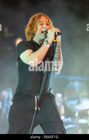 April 2022, Indio, California, USA: DANNY ELFMAN beim Coachella Valley Music and Arts Festival in Indio, Kalifornien (Bild: © Daniel DeSlover/ZUMA Press Wire) Stockfoto