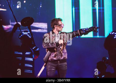 20. Juli 2019, Rom, Italien: Matt Bellamy von Muse tritt live auf der Bühne während ihrer Simulation Theory Tour im Olimpico-Stadion in Rom auf. (Kreditbild: © Valeria Magri/SOPA Images via ZUMA Press Wire) Stockfoto