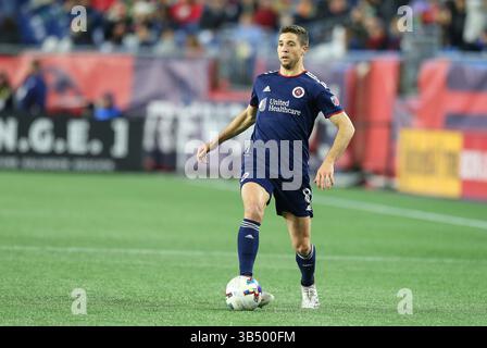 30. April 2022; Foxborough, MA, USA; New England Revolution Mittelfeldspieler Matt Polster (8) in Aktion während eines MLS-Spiels zwischen Inter Miami FC und New England Revolution im Gillette Stadium. Anthony Nesmith/CSM(Kreditbild: Stockfoto