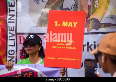 London, England, Großbritannien. Mai 2025. Der marsch am 1. Mai geht durch Clerkenwell und feiert den Internationalen Arbeitstag. (Kreditbild: © Vuk Valcic/ZUMA Press Wire) NUR REDAKTIONELLE VERWENDUNG! Nicht für kommerzielle ZWECKE! Quelle: ZUMA Press, Inc./Alamy Live News Stockfoto