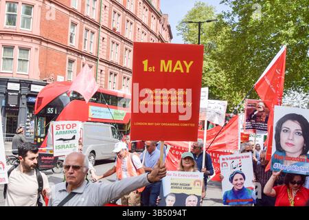 London, England, Großbritannien. Mai 2025. Der marsch am 1. Mai geht durch Clerkenwell und feiert den Internationalen Arbeitstag. (Kreditbild: © Vuk Valcic/ZUMA Press Wire) NUR REDAKTIONELLE VERWENDUNG! Nicht für kommerzielle ZWECKE! Stockfoto