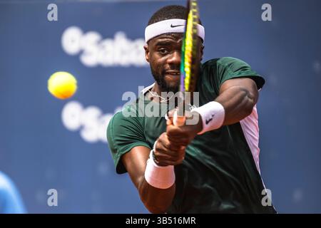 22. April 2022, Barcelona, Katalonien, Spanien: FRANCES TIAFOE (USA) gibt den Ball an Felix Auger-Aliassime (CAN) am 5. Tag der „Barcelona Open Banc Sabadell“ 2022 zurück. (Foto: © Matthias Oesterle/ZUMA Press Wire) Stockfoto