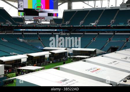 Miami, USA. Mai 2025. Fahrerlager-Atmosphäre. 01.05.2025. Formel-1-Weltmeisterschaft, Rd 6, Miami Grand Prix, Miami, Florida, USA, Vorbereitungstag. Das Foto sollte lauten: XPB/Alamy Live News. Stockfoto