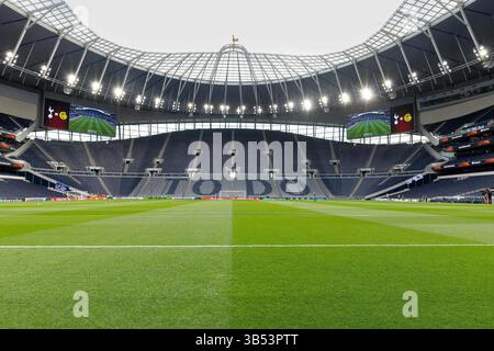 London, Großbritannien. Mai 2025. Allgemeiner Blick auf das Tottenham Hotspur Stadium vor dem Tottenham Hotspur FC V FK Bodø/Glimt im Tottenham Hotspur Stadium, London, England, Vereinigtes Königreich am 1. Mai 2025 Credit: Ian Stephen/Every Second Media Credit: Every Second Media/Alamy Live News Stockfoto