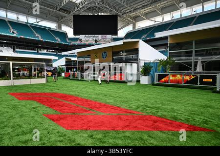 Miami, USA. Mai 2025. Fahrerlager-Atmosphäre. 01.05.2025. Formel-1-Weltmeisterschaft, Rd 6, Miami Grand Prix, Miami, Florida, USA, Vorbereitungstag. Quelle: James Moy/Alamy Live News Stockfoto