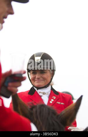 Fahrer bei der Hubertusjagt 2014 in Dyrehaven nördlich von Kopenhagen. Die Hubertus Hunt ist eine jährliche Veranstaltung im Deer Park in Klampenborg im Norden Stockfoto