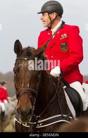 Fahrer bei der Hubertusjagt 2014 in Dyrehaven nördlich von Kopenhagen. Die Hubertus-Jagd ist eine jährliche Veranstaltung im Deerpark in Klampenborg im Norden Stockfoto