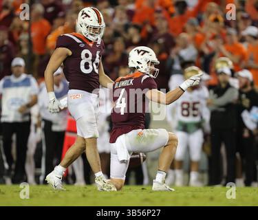 10. September 2022: Virginia Tech Hokies Tight End Connor Blumrick (4) feiert im Lane Stadium in Blacksburg, Virginia, einen ersten Niedergang während des NCAA-Fußballspiels zwischen den Boston College Eagles und den Virginia Tech Hokies. Greg Atkins/CSM (Bild: © Greg Atkins/CSM via ZUMA Press Wire) Stockfoto