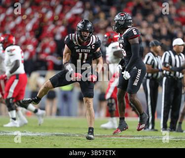 17. September 2022: North Carolina State Wolfpack Linebacker Payton Wilson (11) feiert während des NCAA-Fußballspiels zwischen den Texas Tech Red Raiders und dem North Carolina State Wolfpack im Carter-Finley Stadium in Raleigh, North Carolina. Greg Atkins/CSM (Bild: © Greg Atkins/CSM via ZUMA Press Wire) Stockfoto