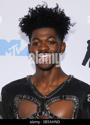 28. August 2022, Newark, NJ, USA: Lil NAS X posiert am 28. August 2022 im Presseraum der MTV VMAs 2022 im Prudential Center in Newark, New Jersey. (Bild: © Jeremy Smith/imageSPACE via ZUMA Press Wire) Stockfoto