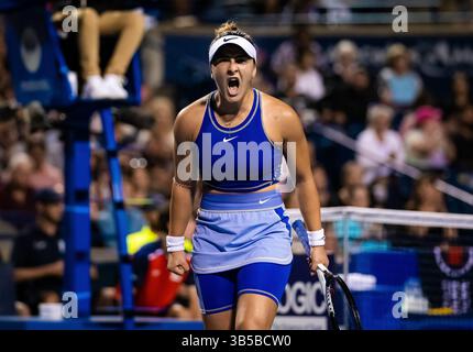 10. August 2022, TORONTO, KANADA: Bianca Andreescu aus Kanada in Aktion während der zweiten Runde des WTA-1000 Tennisturniers 2022 gegen Alize Cornet aus Frankreich (Foto: © Rob Prange/AFP7 via ZUMA Press Wire) Stockfoto