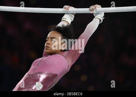 30. Juli 2022, Birminmgham, West Midlands, England: CAITLIN ROOSKRANTZ aus Südafrika tritt in den unebenen Bars während des Finales und der Einzelqualifikation des Artistic Gymnastics Women's Team bei den Birmingham 2022 Commonwealth Games in der Arena Birmingham, England an (Credit Image: © Mickael Chavet/ZUMA Press Wire) Stockfoto