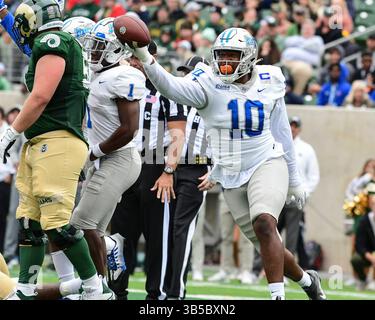 10. September 2022: Der Defensive Tackle Ja'Kerrius Wyatt (10) kommt mit einem Fumble im Fußballspiel zwischen Colorado State und Middle Tennessee im Canvas Stadium in Fort Collins, CO. Die MTSU fuhr mit 34-0 Vorsprung auf der Straße und gewann 34:19. Derek Regensburger/CSM. (Bild: © Derek Regensburger/CSM via ZUMA Press Wire) Stockfoto