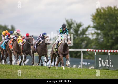 September 2022, Franklin, KY, USA: 10. September 2022: One Timer #12, geritten von E. T. Baird, gewinnt am 10. September 2022 die Franklin-Simpson Stakes (Klasse 2) in Kentucky Downs in Franklin, Kentucky. .Wendy Wooley für Eclipse Sportswire (Bild: © Wendy Wooley/CSM via ZUMA Press Wire) Stockfoto