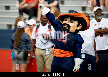 10. September 2022, Champaign, Illinois, USA: Cavalier Maskottchen. Die Cavaliers der University of Virginia (UVA) besuchen die University of Illinois Fighting Illini. Die Illini gewinnen das Spiel mit 24:3. (Kreditbild: © Alan Look/ZUMA Press Wire) Stockfoto