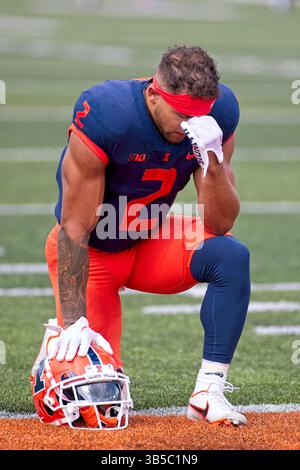 10. September 2022, Champaign, Illinois, USA: CHASE BROWN (2). Die Cavaliers der University of Virginia (UVA) besuchen die University of Illinois Fighting Illini. Die Illini gewinnen das Spiel mit 24:3. (Kreditbild: © Alan Look/ZUMA Press Wire) Stockfoto