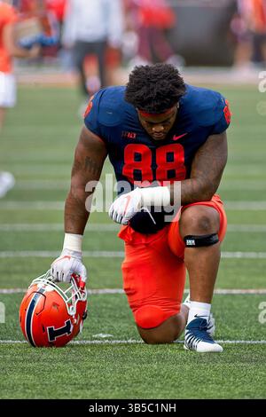 September 2022, Champaign, Illinois, USA: KEITH RANDOLPH JR. (88) die Cavaliers der University of Virginia (UVA) besuchen die University of Illinois Fighting Illini. Die Illini gewinnen das Spiel mit 24:3. (Kreditbild: © Alan Look/ZUMA Press Wire) Stockfoto