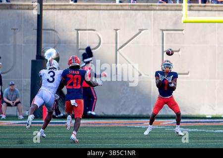 10. September 2022, Champaign, Illinois, USA: ISAIAH WILLIAMS (1) tritt ein. Die Cavaliers der University of Virginia (UVA) besuchen die University of Illinois Fighting Illini. Die Illini gewinnen das Spiel mit 24:3. (Kreditbild: © Alan Look/ZUMA Press Wire) Stockfoto