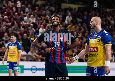 22. September 2022, Barcelona, Spanien: Timothey N’guessan vom FC Barcelona Gesten während des EHF Champions League-Spiels zwischen dem FC Barcelona und Lomza Industria Kielce im Palau Blaugrana am 22. September 2022 in Barcelona. (Foto: © Javier Borrego/AFP7 via ZUMA Press Wire) Stockfoto