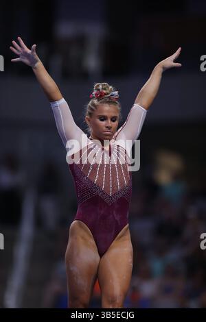 16. April 2022: Juniorin Ragan Smith an der University of Oklahoma während der NCAA Women's National Collegiate Gymnastics Championships in der Dickie's Arena in Fort Worth, Texas. Melissa J. Perenson/CSM(Kreditbild: © Melissa J. Perenson/CSM via ZUMA Press Wire) Stockfoto