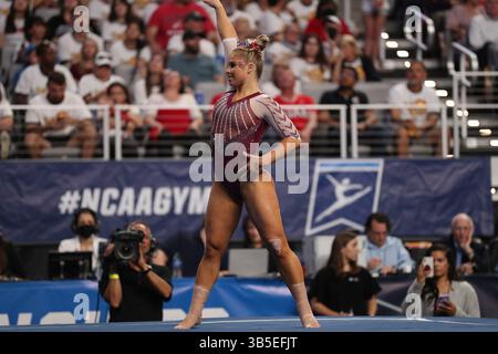 16. April 2022: Juniorin Ragan Smith an der University of Oklahoma während der NCAA Women's National Collegiate Gymnastics Championships in der Dickie's Arena in Fort Worth, Texas. Melissa J. Perenson/CSM(Kreditbild: © Melissa J. Perenson/CSM via ZUMA Press Wire) Stockfoto