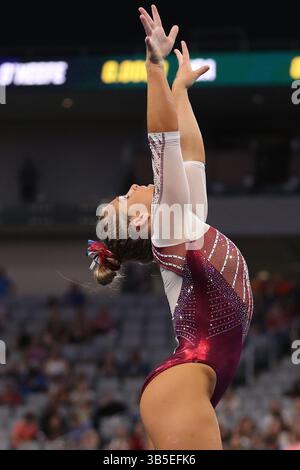 16. April 2022: Juniorin Ragan Smith an der University of Oklahoma während der NCAA Women's National Collegiate Gymnastics Championships in der Dickie's Arena in Fort Worth, Texas. Melissa J. Perenson/CSM(Kreditbild: © Melissa J. Perenson/CSM via ZUMA Press Wire) Stockfoto