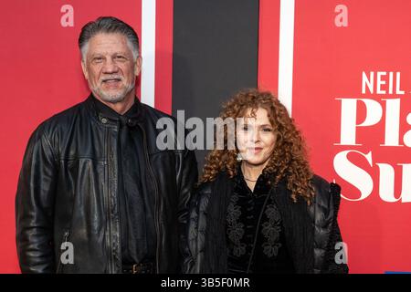 28. März 2022, New York, NY, USA: BERNADETTE PETERS nimmt an der â € œPlaza Suiteâ € Eröffnungsnacht auf Broadway,.The Hudson Theatre, NYC.28. März 2022.Foto: (Foto: © Sonia Moskowitz Gordon/ZUMA Press Wire) Stockfoto